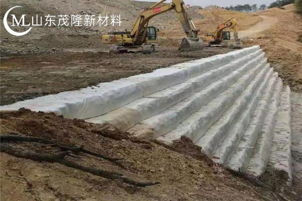 高強(qiáng)加筋土工布圖片  第3張