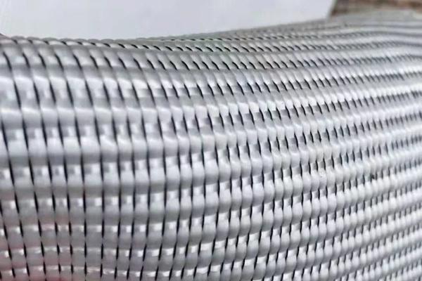 高強(qiáng)加筋土工布加筋材料都有哪些 第2張