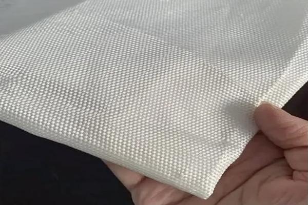 高強(qiáng)加筋土工布可以多少年不腐爛呢？  第1張